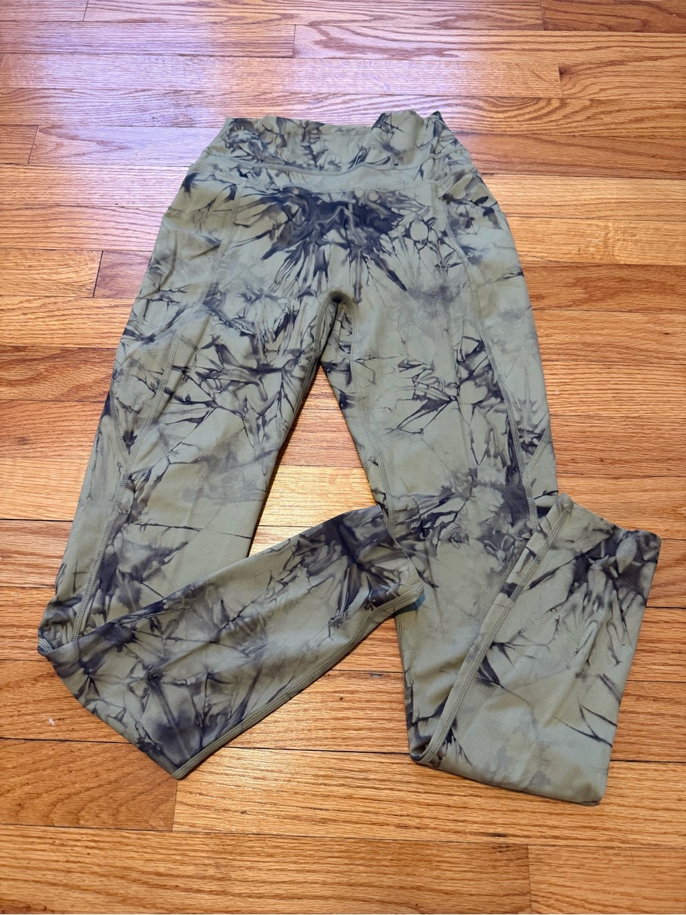 Alphalete Olive Green & Black Tie-Dye High-Waist Leggings
